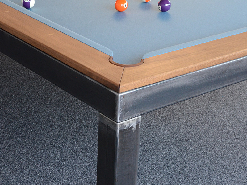 Pooltisch AGATA aus Stahl von Hand geschliffen