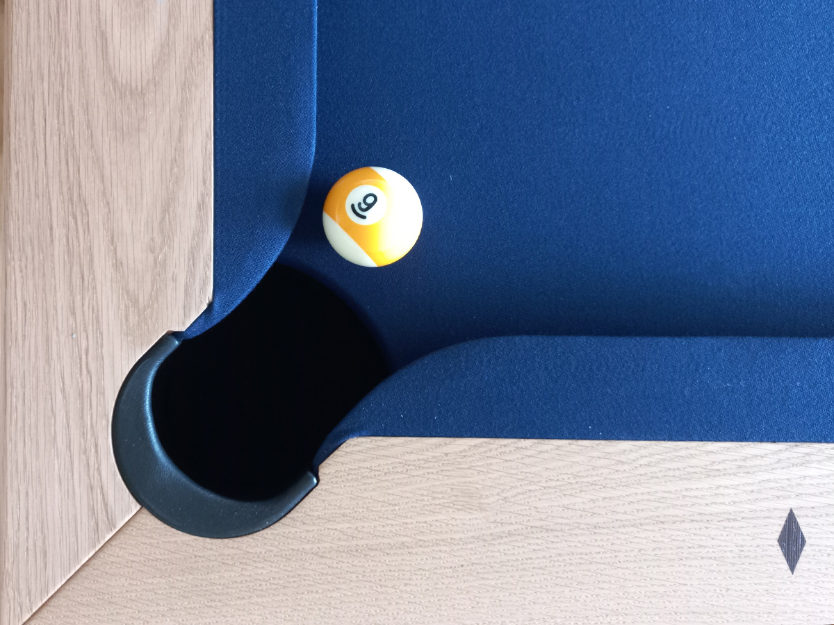 Pooltisch LEGGERO in der englischen Variante Black-Ball Pool